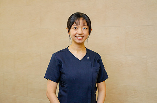 歯科医師 大中 彩華